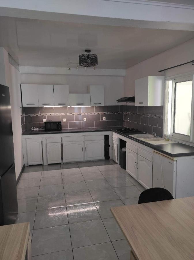 Apartamento Location Saisonniere Les Bibassiers Le Tampon Exterior foto