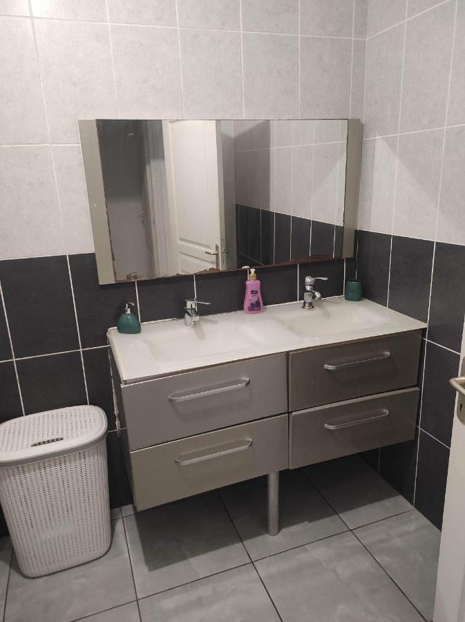 Apartamento Location Saisonniere Les Bibassiers Le Tampon Exterior foto